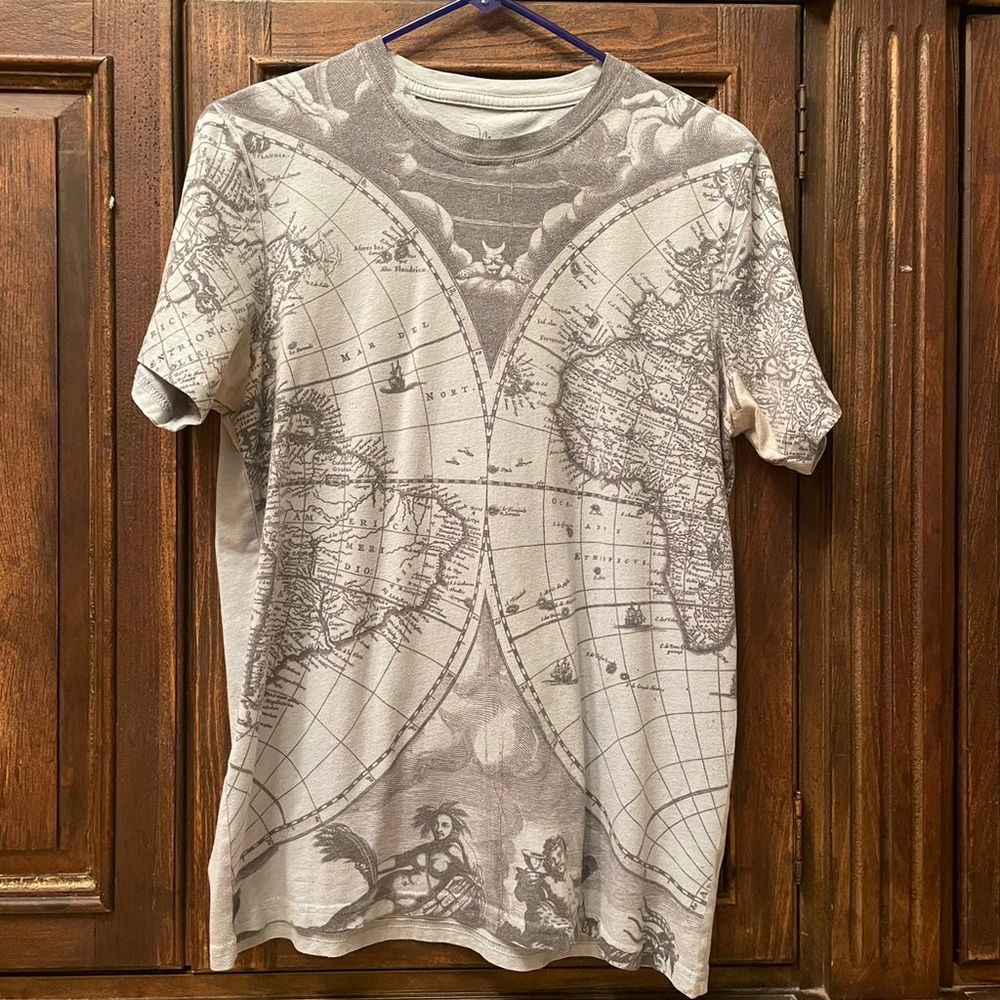 Marc Anthony T-Shirt, Mens M, Map of the World, Light Blue, Distressed